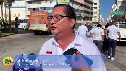 Taxistas se manifiestan contra baches en Veracruz