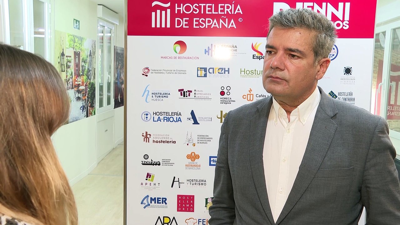 Gobierno y hosteleros piden "responsabilidad" a los transportistas ante el paro indefinido