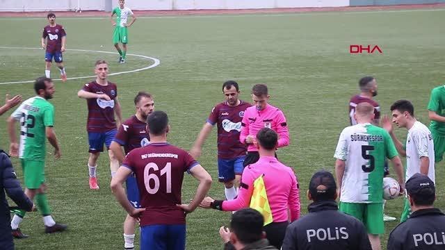 SPOR Trabzon'da amatör maçta hakemlere bayrak direğiyle saldırı