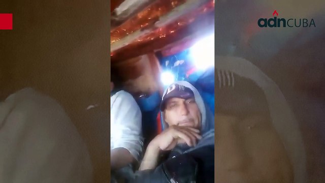 Balseros graban la travesía por el mar hasta Estados Unidos.