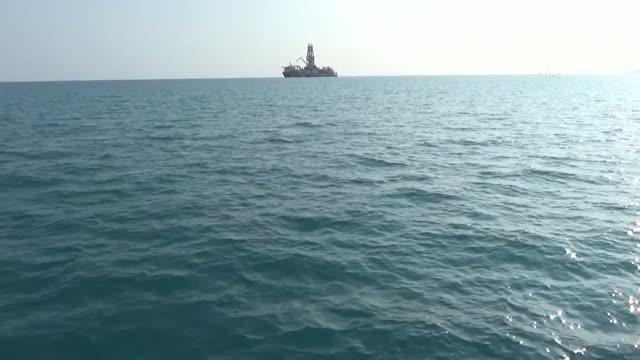 Abdülhamid Han sondaj gemisi Taşucu Limanı açığına demirledi