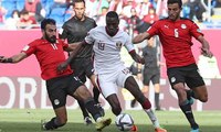 جناح المنتخب الجزائري ياسين براهيمي يفوز بجائزة الكرة الذهبية لأفضل لاعب في كأس العرب