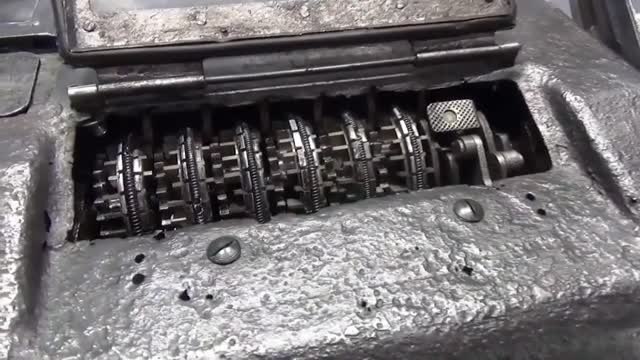 La sucesora de la máquina Enigma se exhibe en el Deutsches Museum de Munich