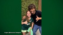 Gustavo Scarpa encontra torcedora do Palmeiras que se perdeu do pai na festa do título brasileiro