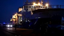 İtalya, STK gemilerinden inmelerine izin vermediği göçmenlere yeşil ışık yaktı