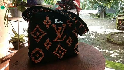 Louis Vuitton Crochet bag