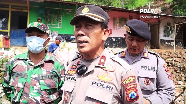 Kapolres Jember Tinjau Tanah Longsor Dan Pemberian Bansos Kepada Warga