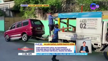 Ilang sasakyang ilegal na nakaparada kabilang ang sa PHL Red Cross Caloocan at ilang volunteer firetrucks, hinatak ng MMDA | BT
