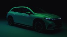The new Mercedes EQS in Studio Night lights