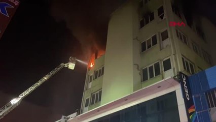 BAŞAKŞEHİR'DE AYAKKABI İMALATHANESİNDE YANGIN