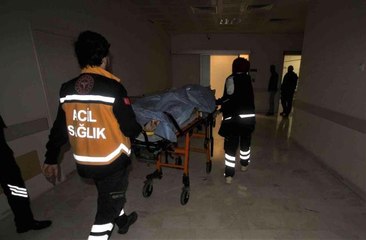Evinin önünde bıçaklanan kişi hastaneye kaldırıldı