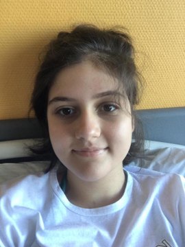 LÖSEMİ HASTASI CEMRE'DEN 'KÖK HÜCRE BAĞIŞI' ÇAĞRISI