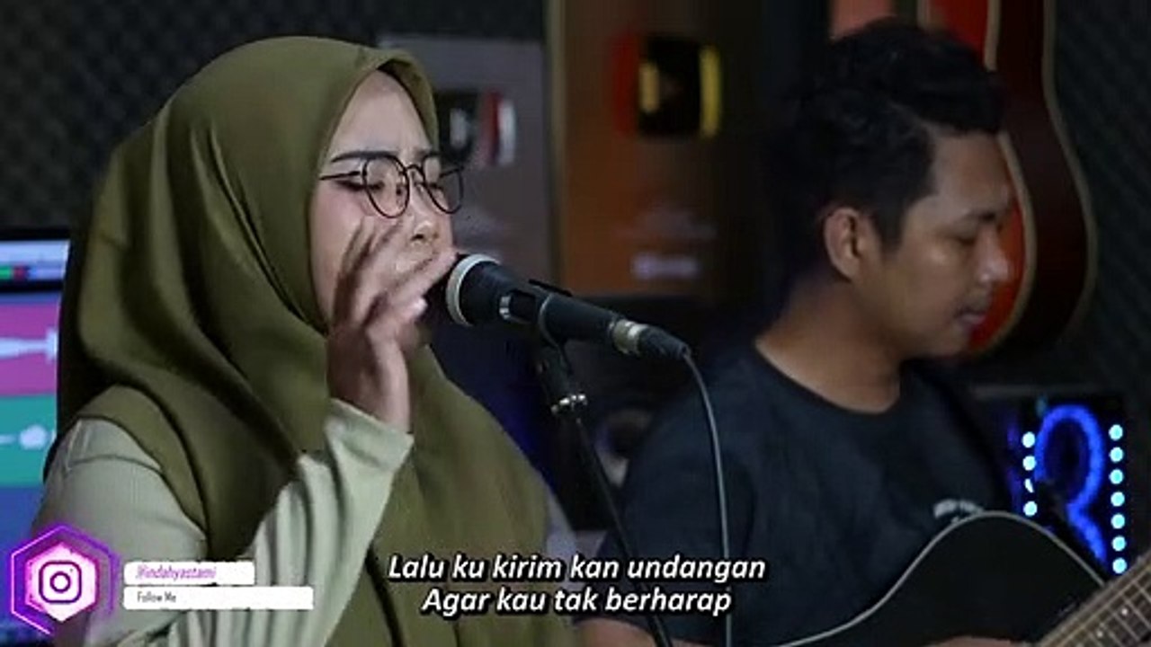 BUKAN AKU TAK CINTA - IKLIM (LIVE COVER INDAH YASTAMI)