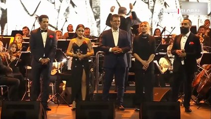 Ekrem İmamoğlu önce türkü söyledi sonra eşiyle dans etti