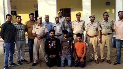 VIDEO: चोरों के लिए शराब पीना पड़ा महंगा, बोतल की लेबल से गिरेबान तक पहुंची पुलिस