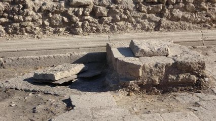 ALEXANDRİA TROAS ANTİK KENTİ'NDE 1900 YILLIK 2 ATIK SU KANALI BULUNDU