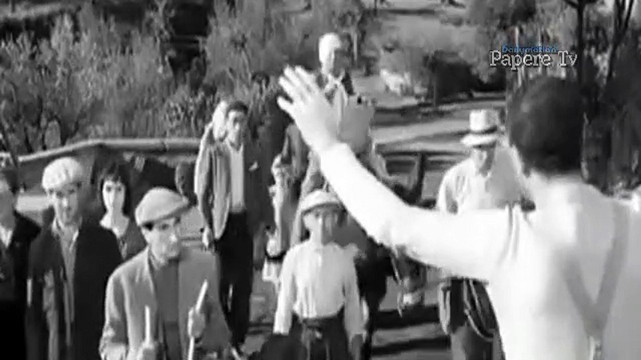 IL MEDICO E LO STREGONE 1957 VITTORIO DE SICA, MARCELLO MASTROIANNI, ALBERTO SORDI Video