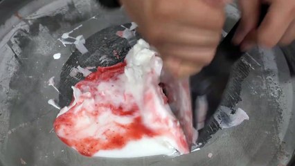 Strawberry Ice Cream Roll - Korean Street Food