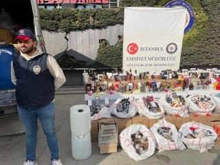 İSTANBUL'DA SAHTE PARFÜM OPERASYONU