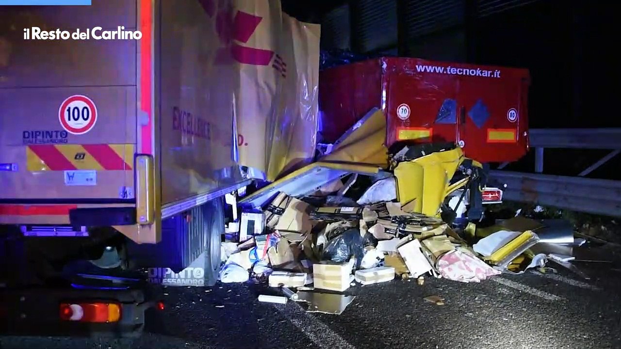 Tamponamento mortale tra camion in A14 a Rimini