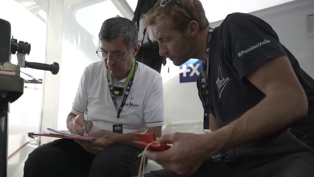 VOILES DU MAXI BANQUE POPULAIRE 2022 :CONTRÔLE DE SÉCURITÉ - ROUTE DU RHUM 2022 - VOILE BANQUE POPULAIRE