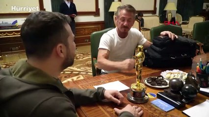 Hollywood yıldızı Sean Penn, Zelenski'ye Oscar'ını hediye etti