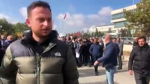 Eğitimcilerin AYM önündeki eylemine polis engeli: gözaltı