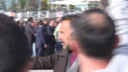 Eğitim Sendikalarının Anayasa Mahkemesi Önünde 'Meslek Nöbeti'ne Polis Müdahale Etti.