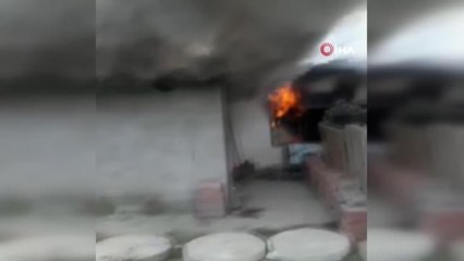 Sultangazi'deki madde bağımlıları kaldıkları barakayı yakıp kaçtı