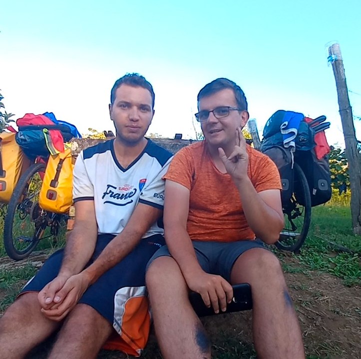 Coupe du monde au Qatar : ils font Paris-Doha à vélo