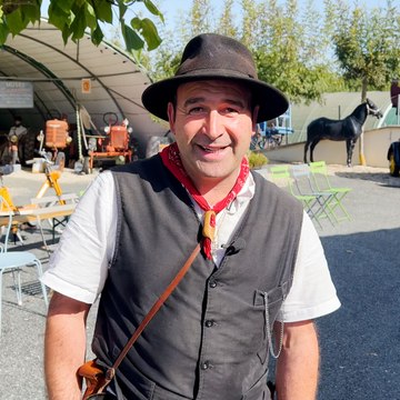Benoît a fondé un incroyable musée agricole et automobile dans le Lot