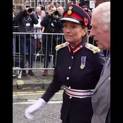 İngiltere Kralı 3. Charles'a yumurtalı protesto