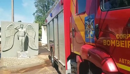 Bombeiros são acionados para realizar limpeza do pátio no 6º BPM