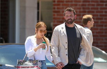 Download Video: Jennifer Lopez busca en Ben Affleck un 'aliado' para sus hijos