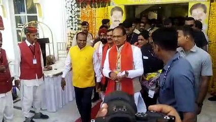 उमा भारती के अज्ञातवास के सवाल को टाल गए शिवराज, दो दिवसीय प्रशिक्षण शिविर पर करने लगे बात