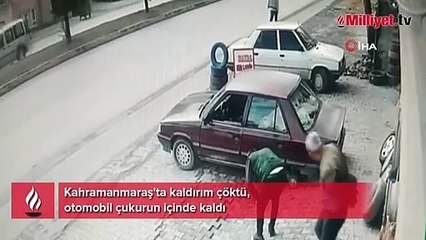 Kahramanmaraş'ta kaldırım çöktü! Otomobil çukurun içinde kaldı