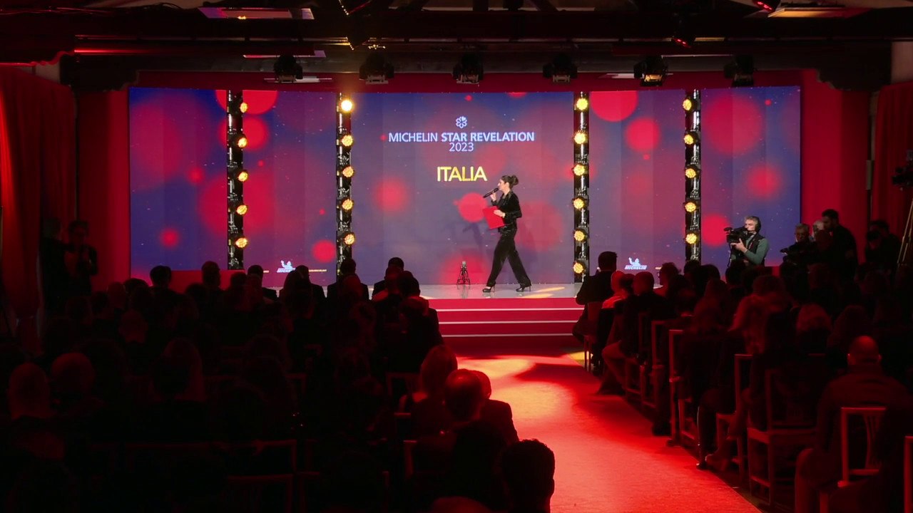 Guida Michelin, tripletta per Cannavacciuolo superstar