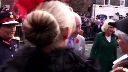 توقيف رجل رشق الملك تشارلز الثالث بالبيض