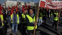 Komşu yangın yeri! On binlerce insan hayat pahalılığını protesto etmek için greve gitti