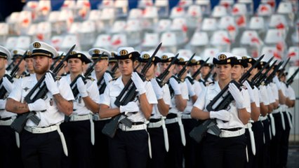 Pour le général de Villiers, "il faut moderniser l'armée française"