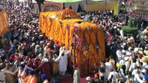 Sikh-Anhnger feiern Geburtstag ihres Grnders Guru Nanak