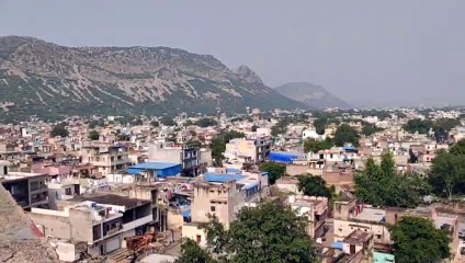 स्मॉग से घिरा था अलवर बारिश हुई तो प्रदूषण का स्तर कम हुआ आसमान साफ नज़र आया,देखे वीडियो