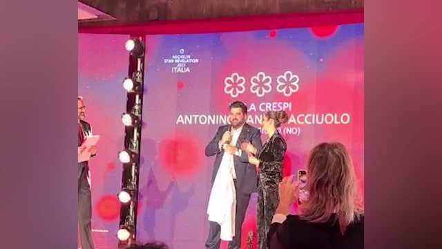 Tre stelle Michelin ad Antonino Cannavacciuolo: Momento magico
