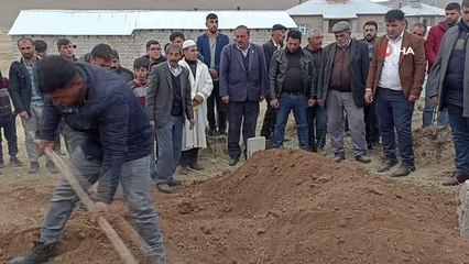 Otobüs kazasında hayatını kaybeden Taş Muradiye'de toprağa verildi