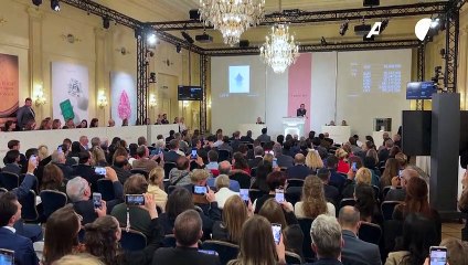 ماسة "فورتشن بينك" الوردية العملاقة بيعت في جنيف لقاء 28,5 مليون دولار