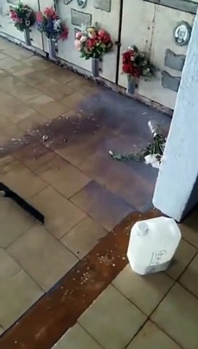 Un tourbillon d'eau mystérieux... dans un magasin