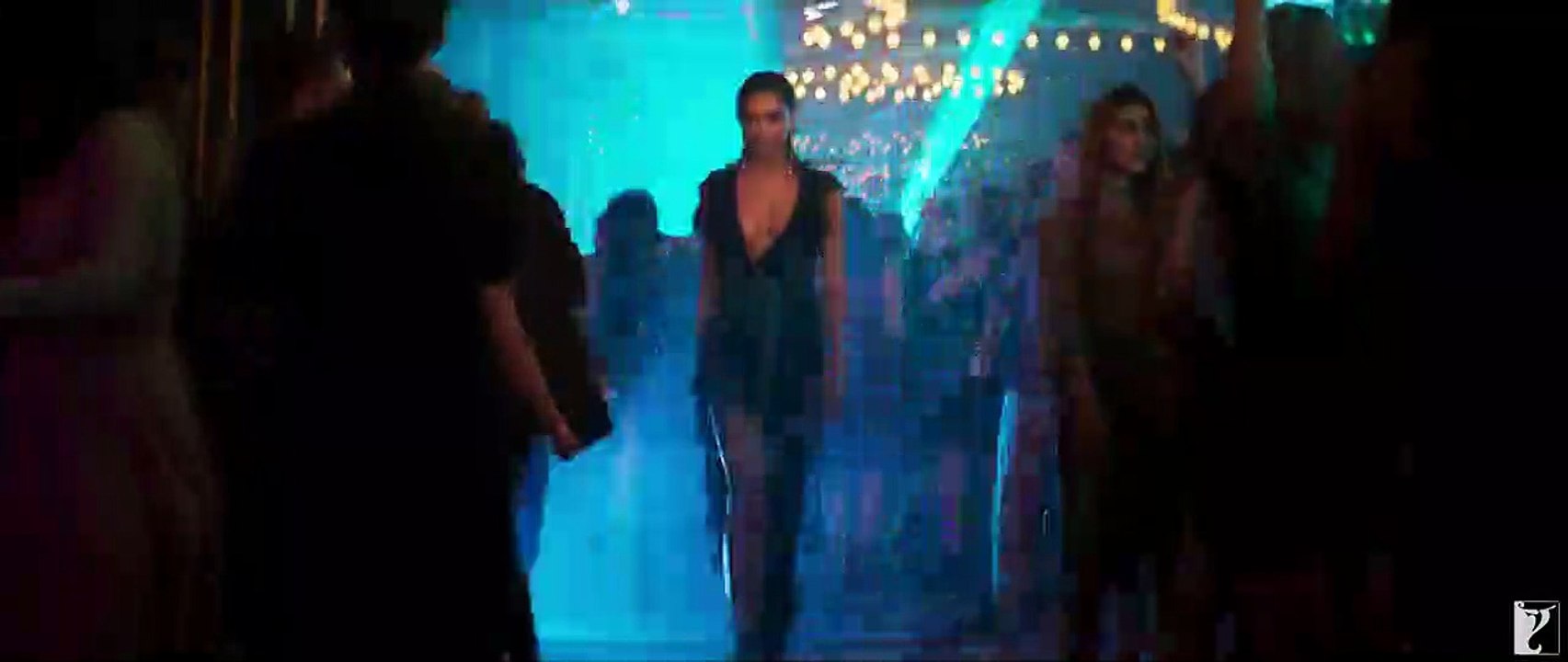 Pathaan _ Official Teaser _ Shah Rukh Khan _ Deepika Padukone _ John Abraham _ Siddharth Anand-AR-BUZZ