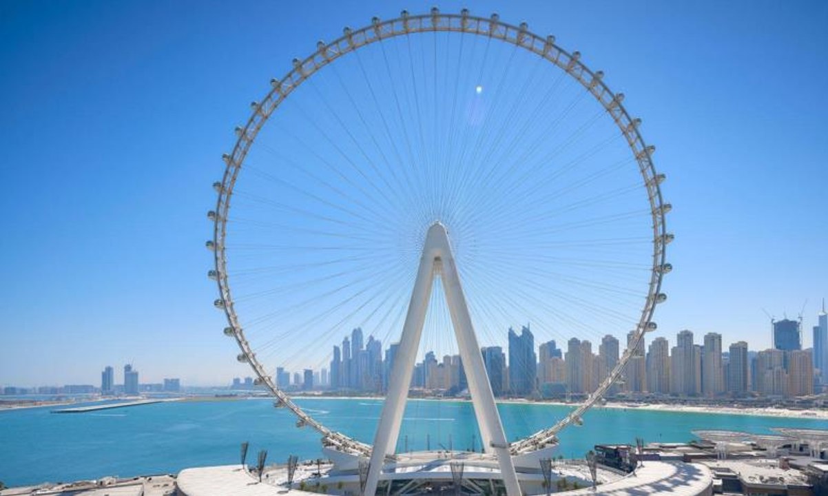 عين دبي و"ديب دايف دبي" أجدد إنجازات الإمارات التي عززت لقب "هاوية جمع الأرقام القياسية"