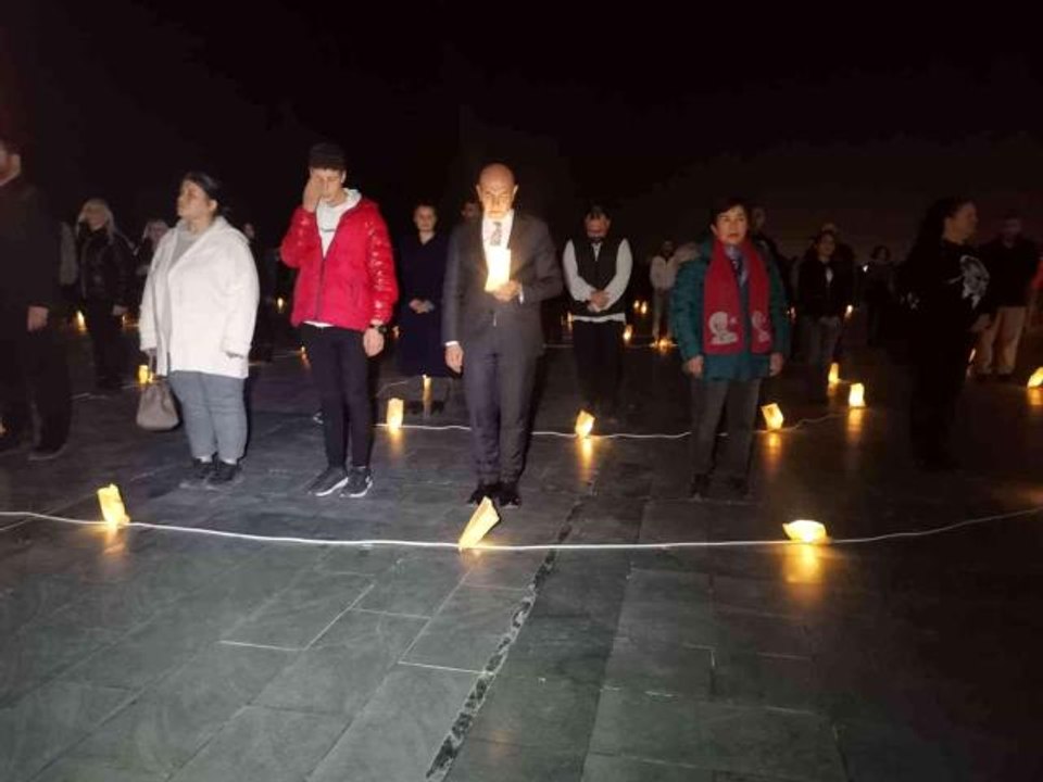 İzmir'de Ata'ya Saygı Nöbeti başladı