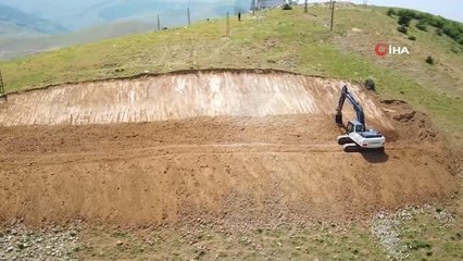 Muş polisinden bin 514 metrekarelik Türk bayrağı